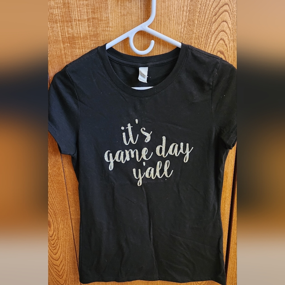 Black "game day" shirt